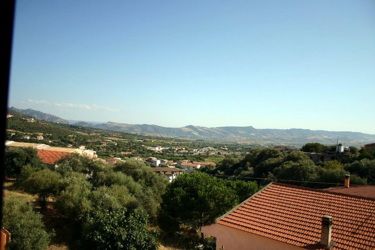 Ferienwohnung Borgo Lu Canali Da Gavino Badesi Exterior foto