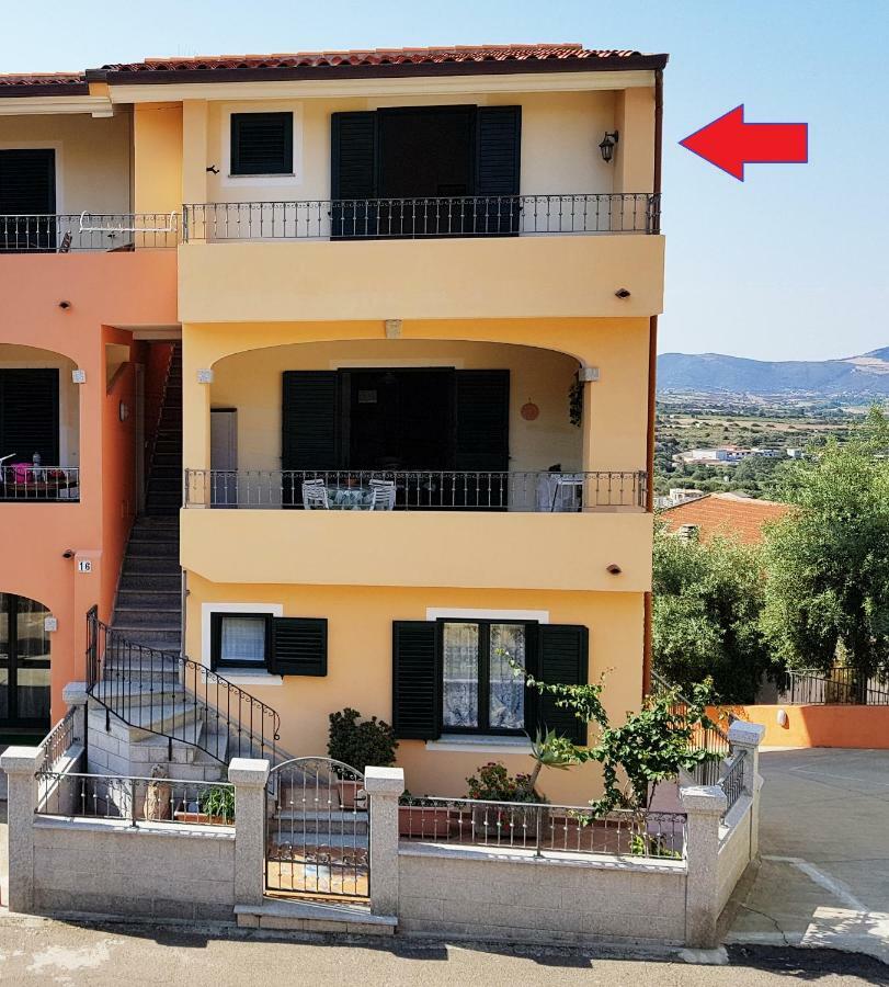 Ferienwohnung Borgo Lu Canali Da Gavino Badesi Exterior foto