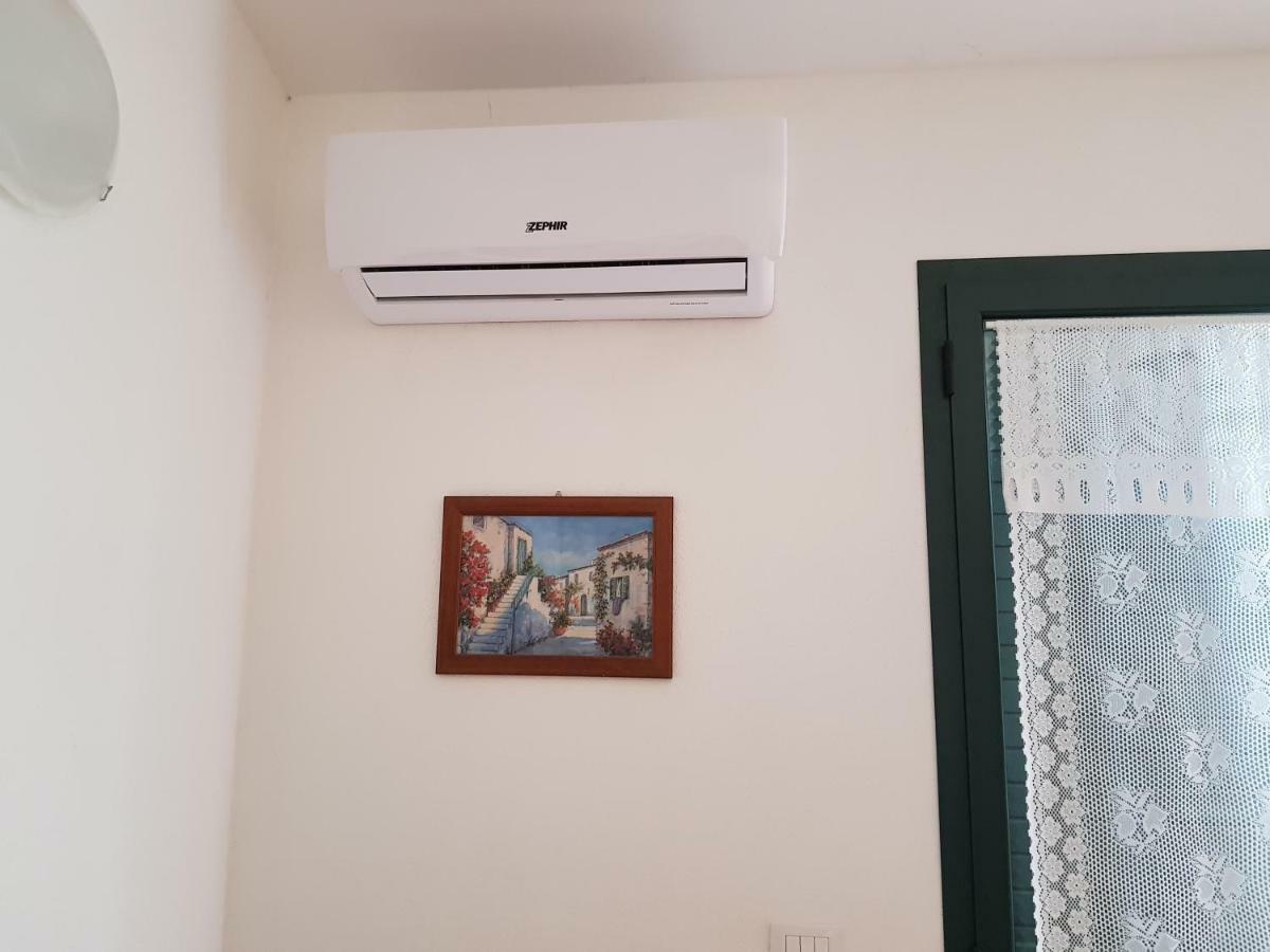 Ferienwohnung Borgo Lu Canali Da Gavino Badesi Exterior foto