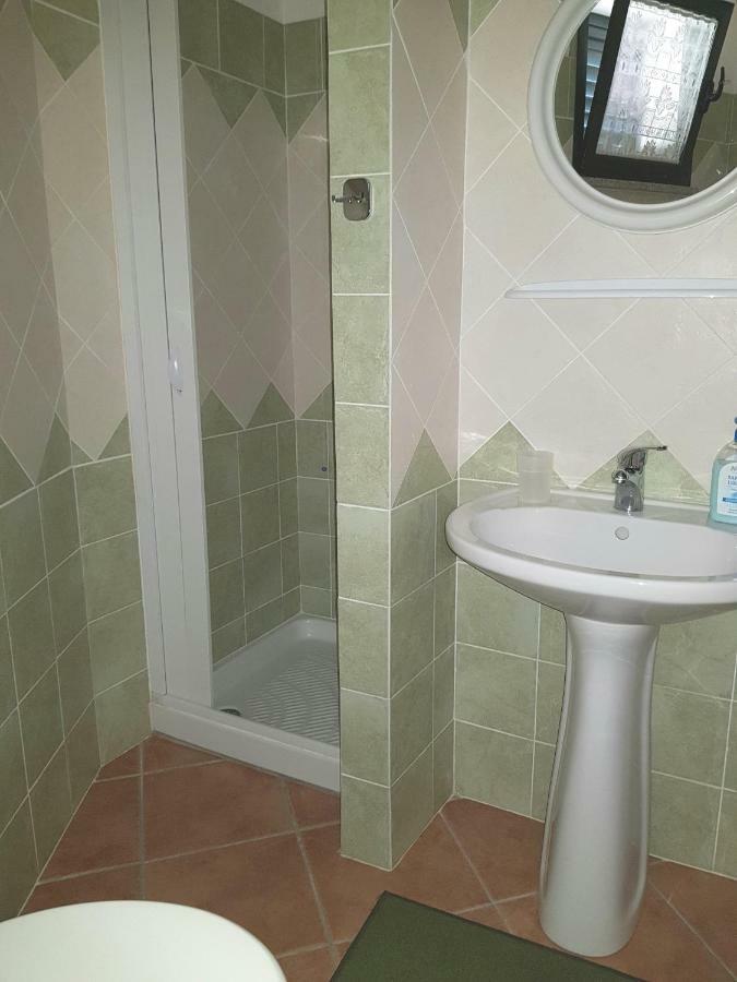 Ferienwohnung Borgo Lu Canali Da Gavino Badesi Exterior foto