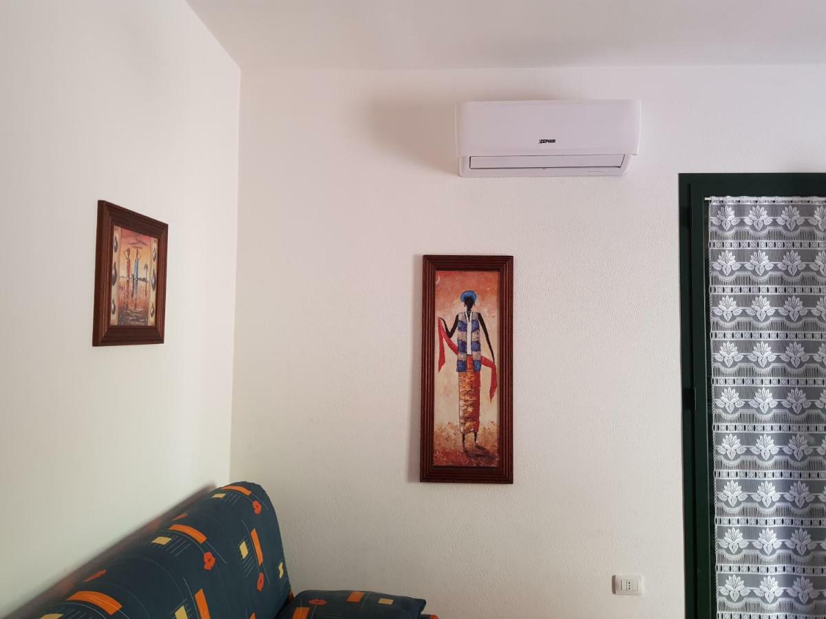 Ferienwohnung Borgo Lu Canali Da Gavino Badesi Exterior foto