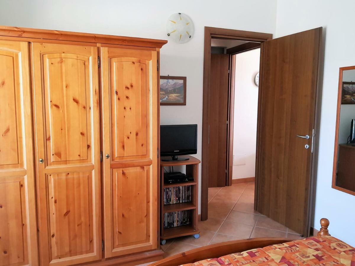 Ferienwohnung Borgo Lu Canali Da Gavino Badesi Exterior foto