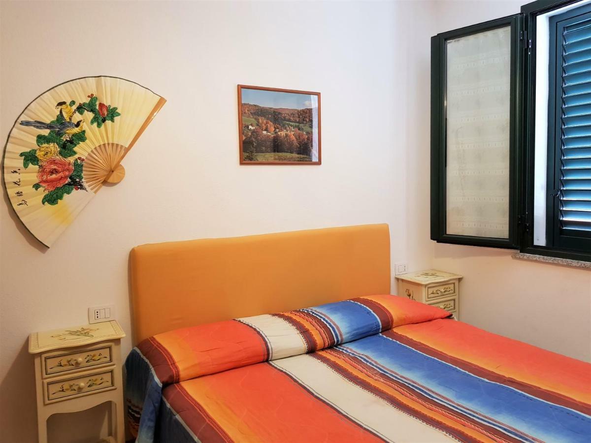 Ferienwohnung Borgo Lu Canali Da Gavino Badesi Exterior foto