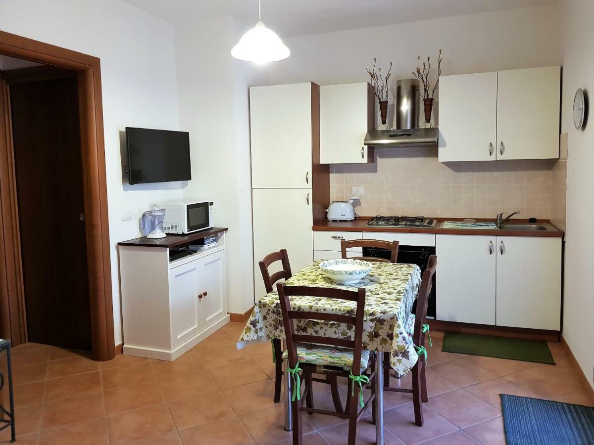 Ferienwohnung Borgo Lu Canali Da Gavino Badesi Exterior foto