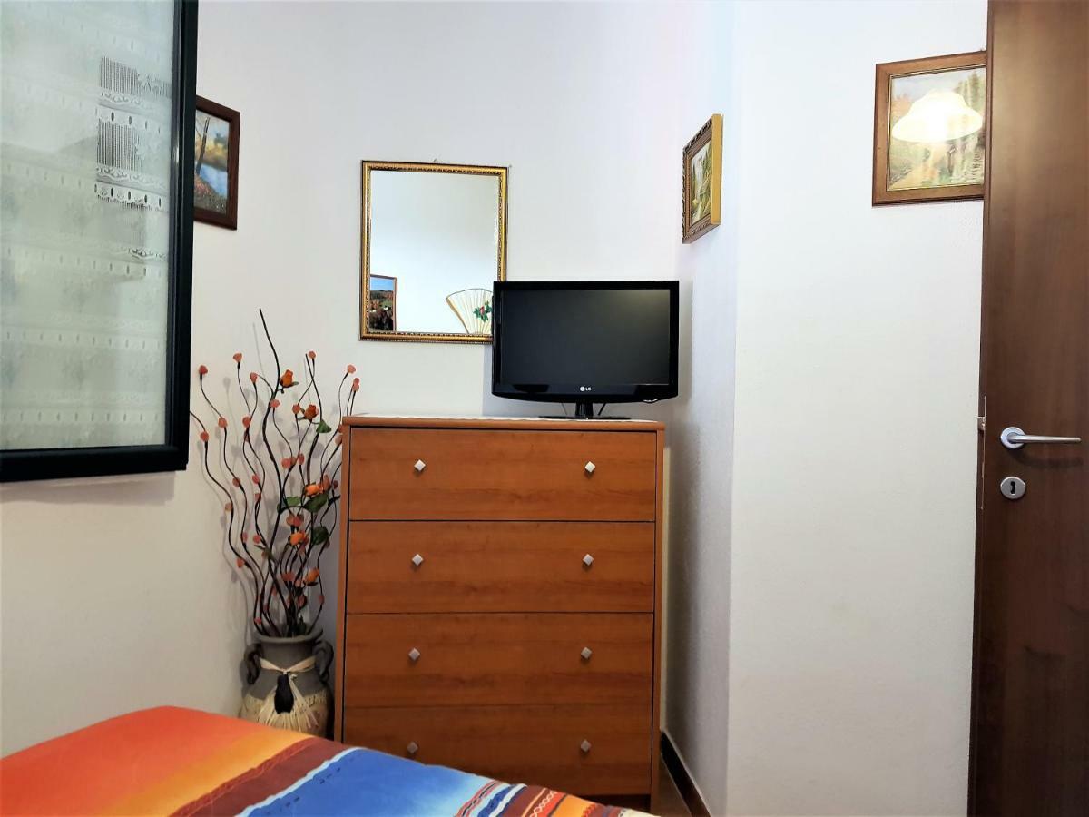 Ferienwohnung Borgo Lu Canali Da Gavino Badesi Exterior foto