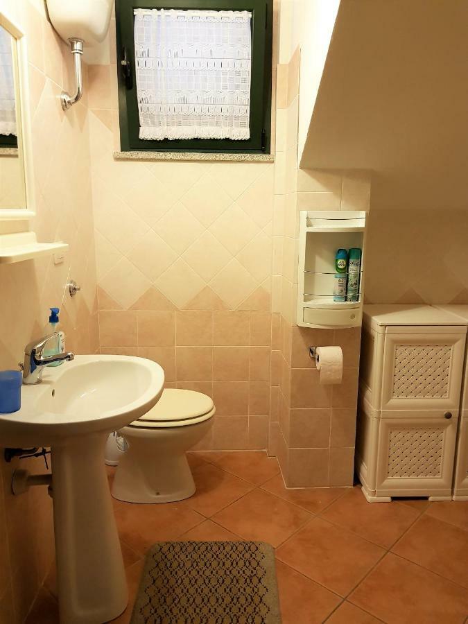 Ferienwohnung Borgo Lu Canali Da Gavino Badesi Exterior foto
